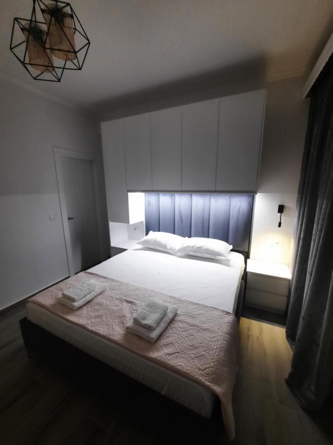 Nora'S Guesthouse Sarandë Buitenkant foto