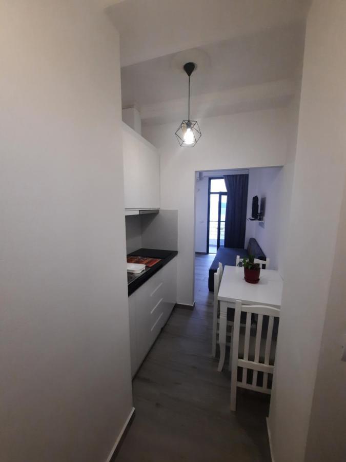 Nora'S Guesthouse Sarandë Buitenkant foto