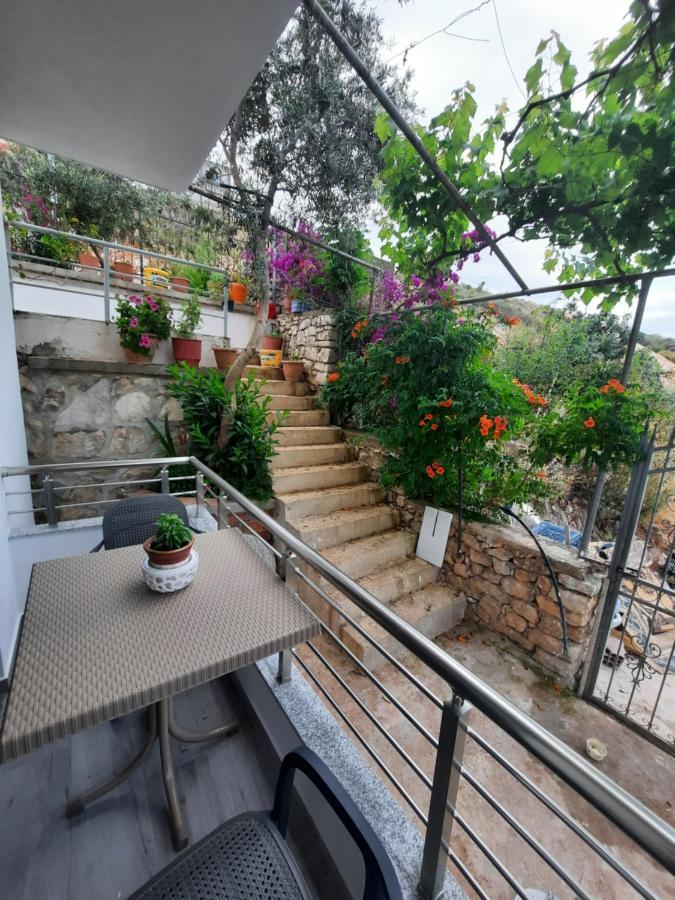 Nora'S Guesthouse Sarandë Buitenkant foto