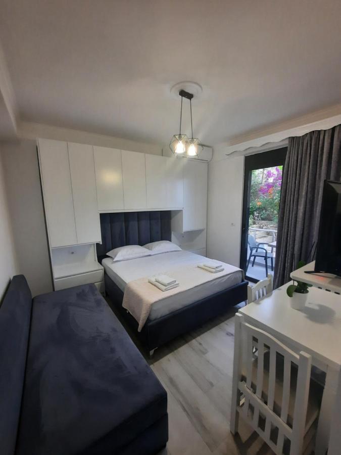 Nora'S Guesthouse Sarandë Buitenkant foto