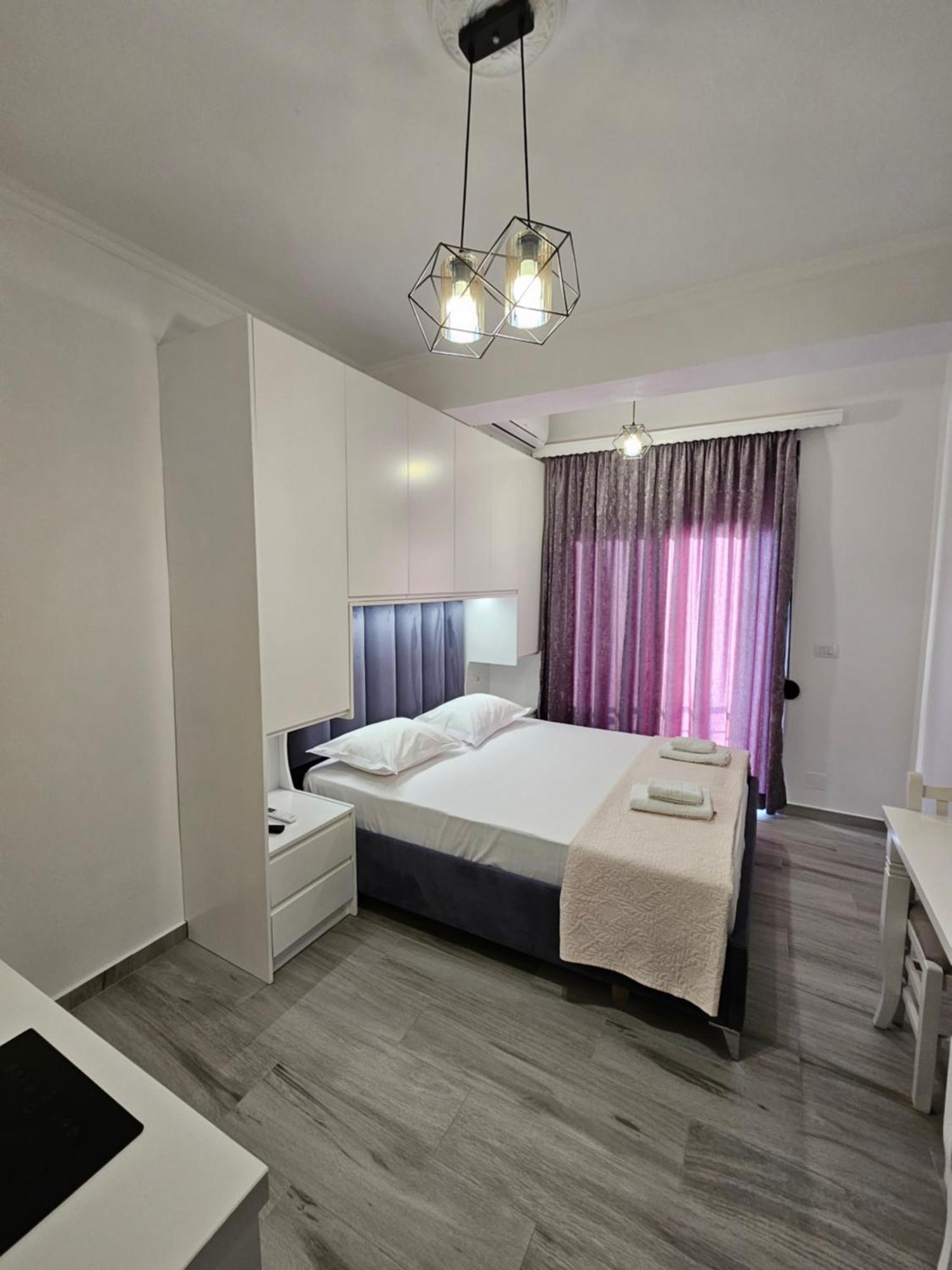 Nora'S Guesthouse Sarandë Buitenkant foto