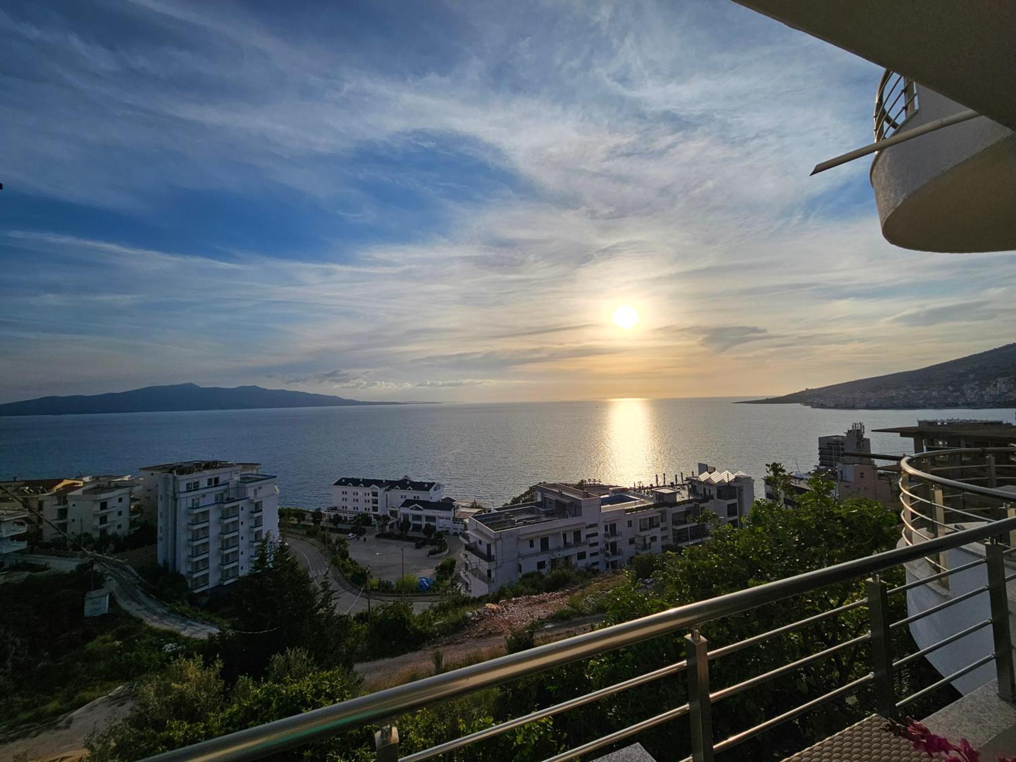 Nora'S Guesthouse Sarandë Buitenkant foto