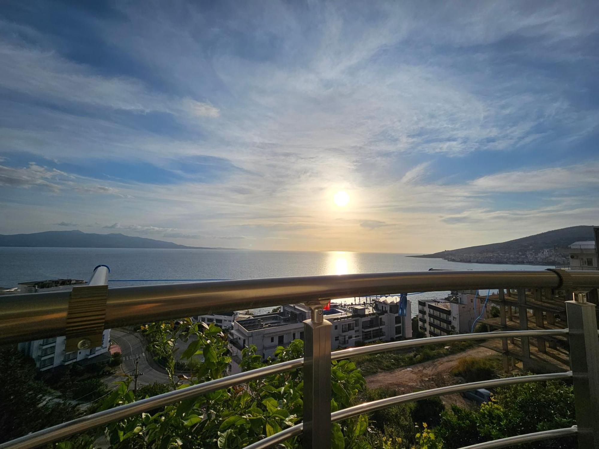 Nora'S Guesthouse Sarandë Buitenkant foto