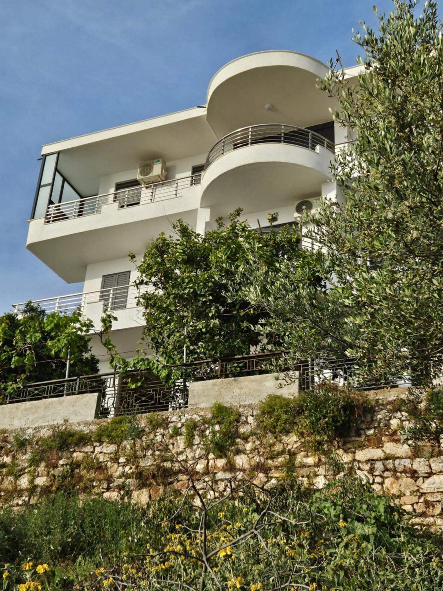 Nora'S Guesthouse Sarandë Buitenkant foto